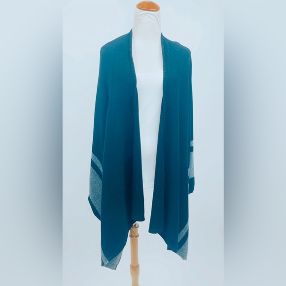 NWT VELVET BY GRAHAM SPENCER HARPER PONCHO - Picture 1 of 4